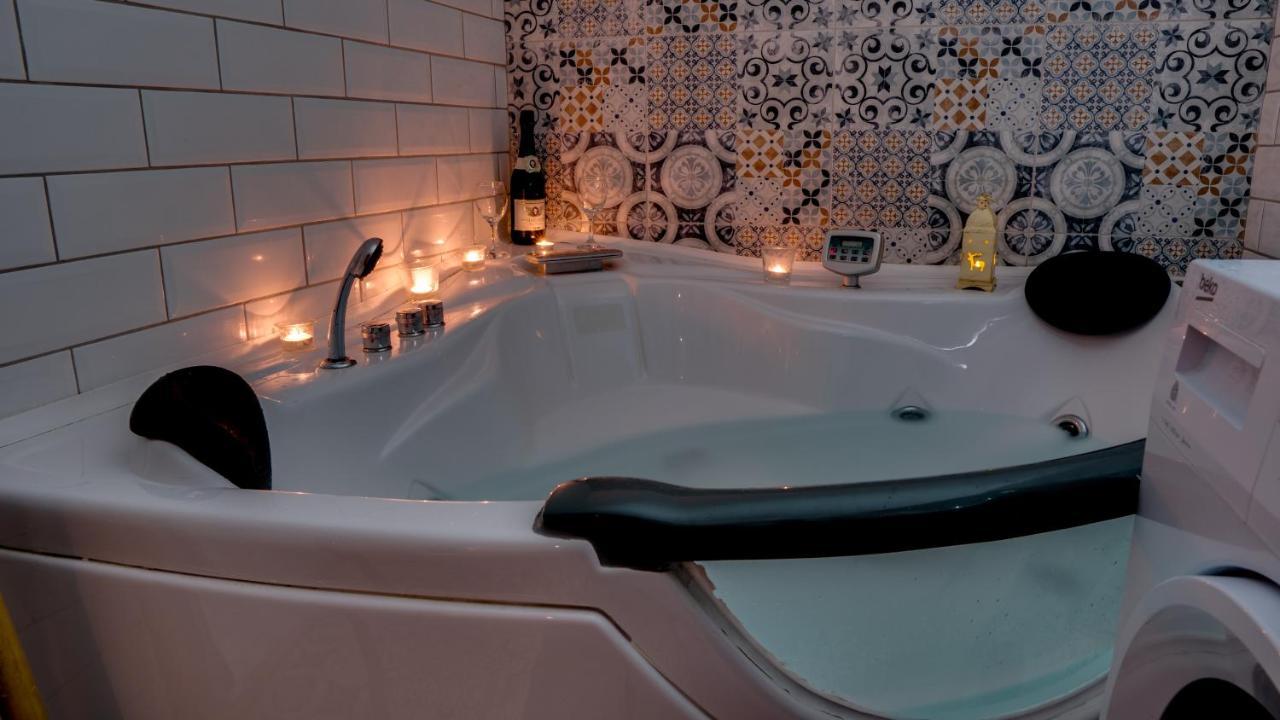 Spa Apartment Yin - Hot Tub, Sauna, Spa Новий Сад Екстер'єр фото